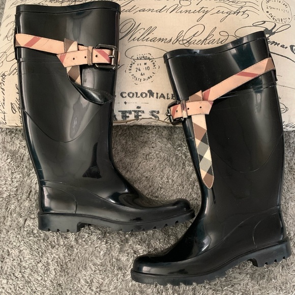Burberry Shoes - Burberry rain boots
